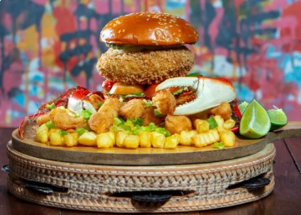 O Recife Love Burger ocorre entre 17 de novembro e 17 de dezembro, com vários estabelecimentos